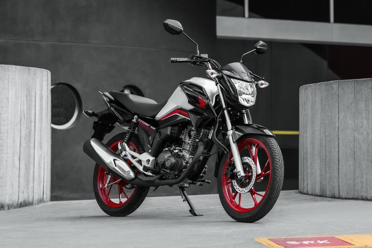 Honda CG 160 Titan em fotografia ilustrativa